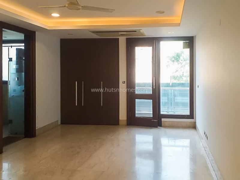 4 BHK Flat For Sale in Anand Lok