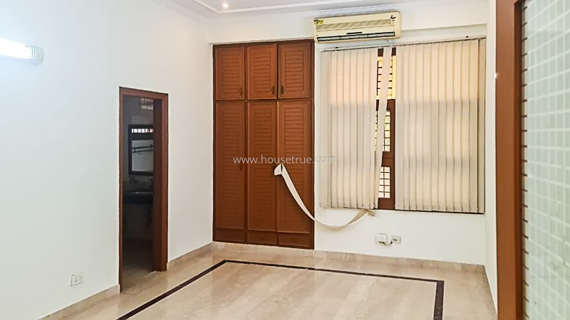 4 BHK Flat For Rent in South Extension 2