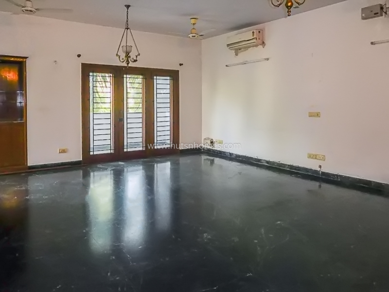 4 BHK Flat For Rent in New Friends Colony