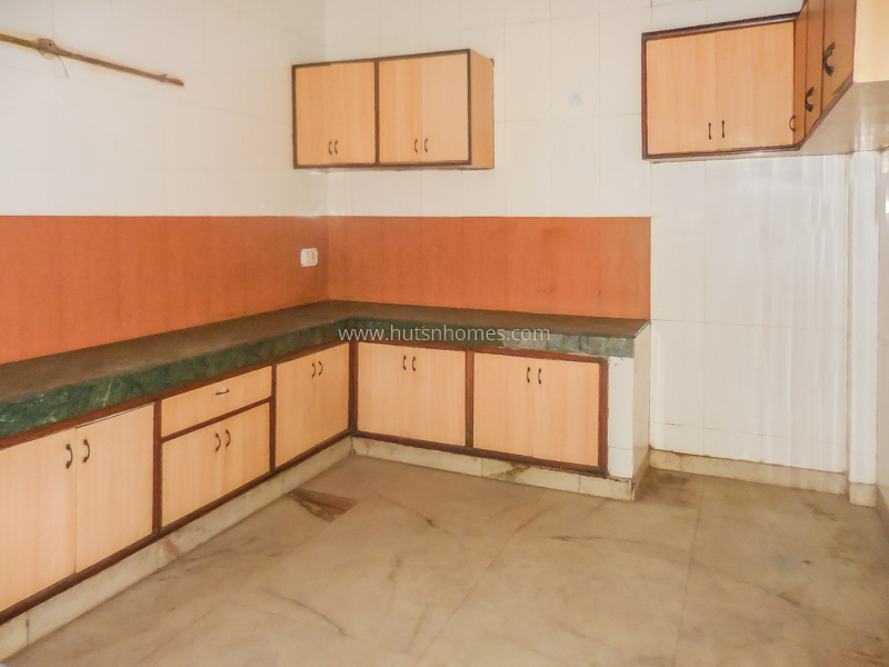 18 BHK House For Rent in New Friends Colony