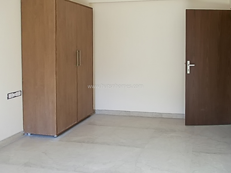4 BHK Flat For Rent in Kalindi Colony