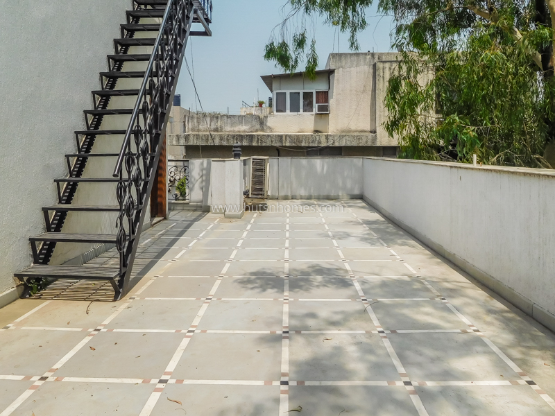 5 BHK House For Rent in Vasant Vihar