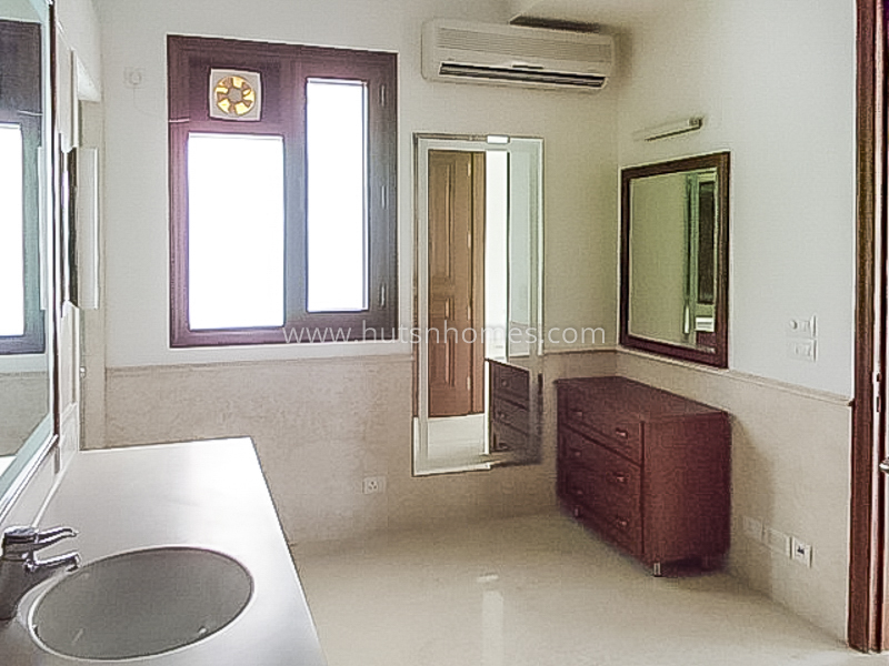 7 BHK House For Rent in Panchsheel Park