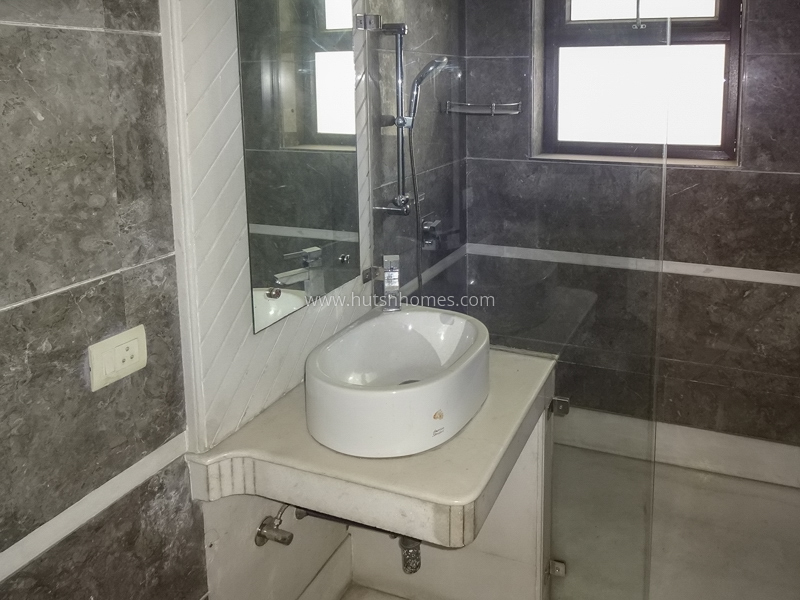 4 BHK Flat For Sale in Friends Colony East