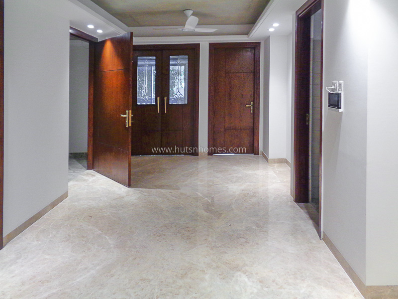 4 BHK Flat For Sale in Panchsheel Enclave
