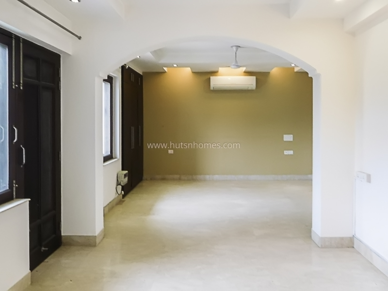 4 BHK Flat For Sale in Greater Kailash Enclave 2