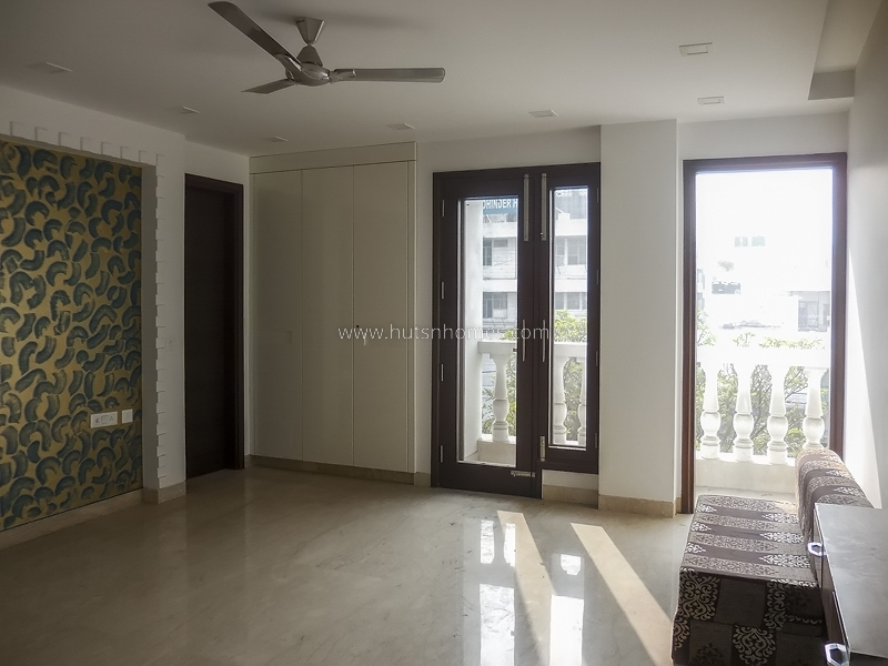 5 BHK Flat For Sale in Green Park Extension