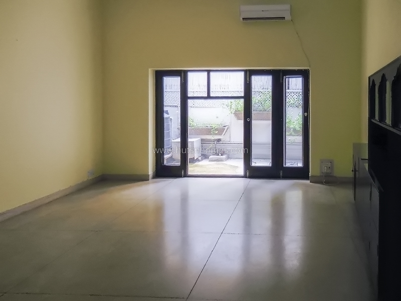 4 BHK House For Sale in Nizamuddin East