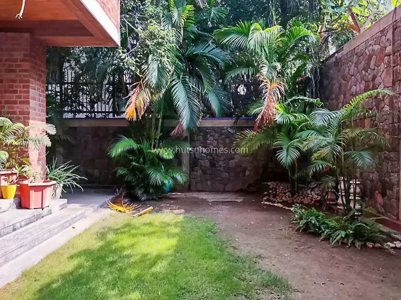 8 BHK House For Sale in Neeti Bagh