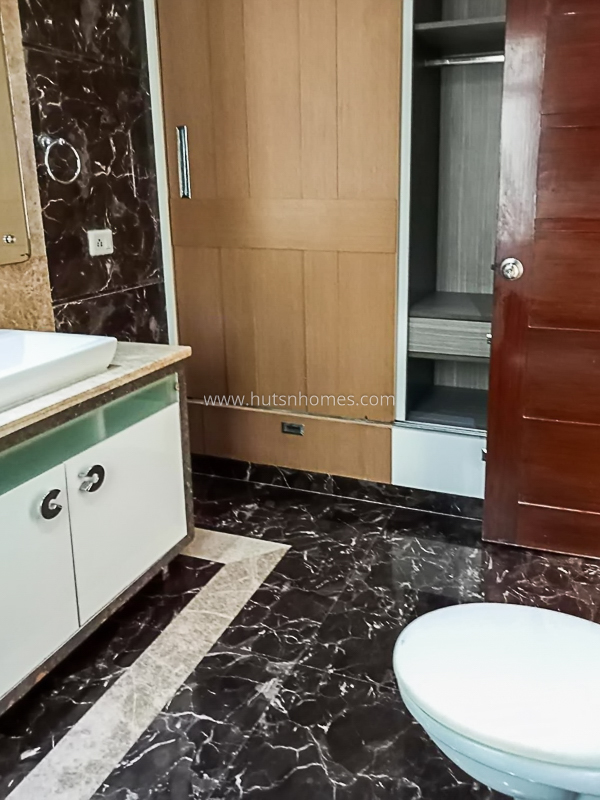 3 BHK Flat For Sale in Greater Kailash Part 2