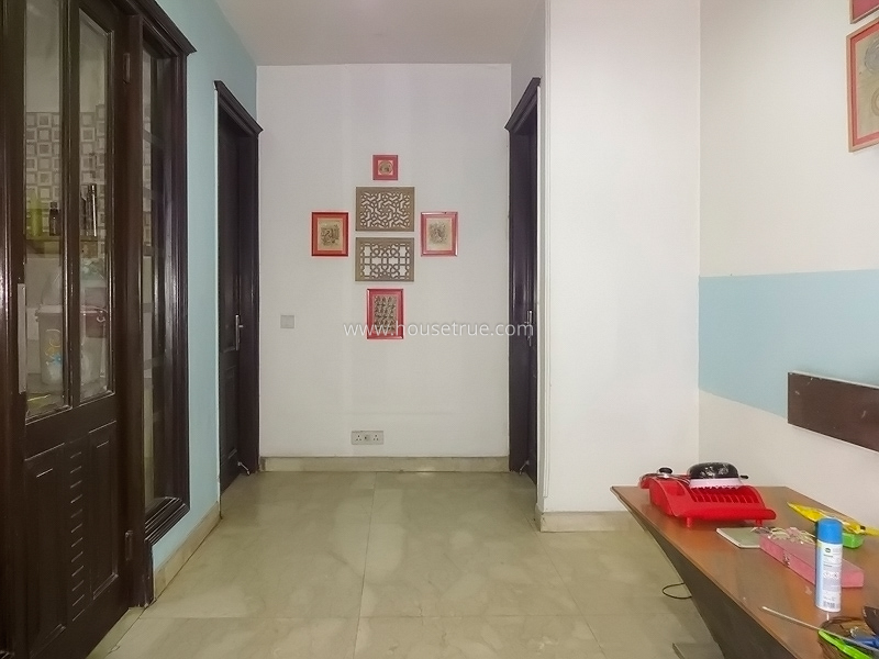 3 BHK Flat For Sale in Friends Colony West