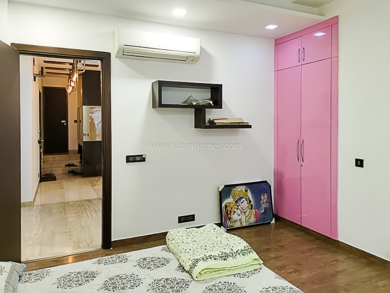 3 BHK Flat For Rent in Safdarjung Enclave