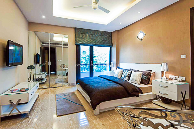 3 BHK Flat For Sale in Maharani Bagh