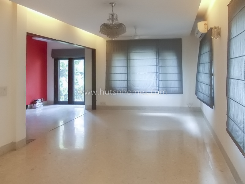 4 BHK Flat For Sale in Defence Colony