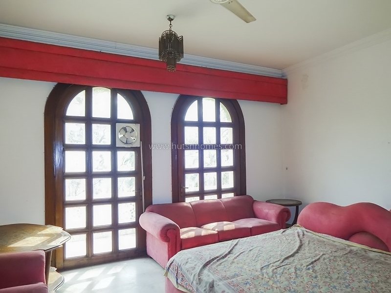 5 BHK House For Sale in New Friends Colony