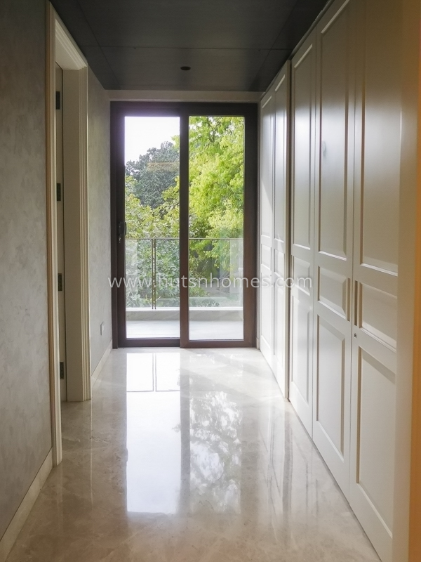 4 BHK Flat For Rent in Jor Bagh