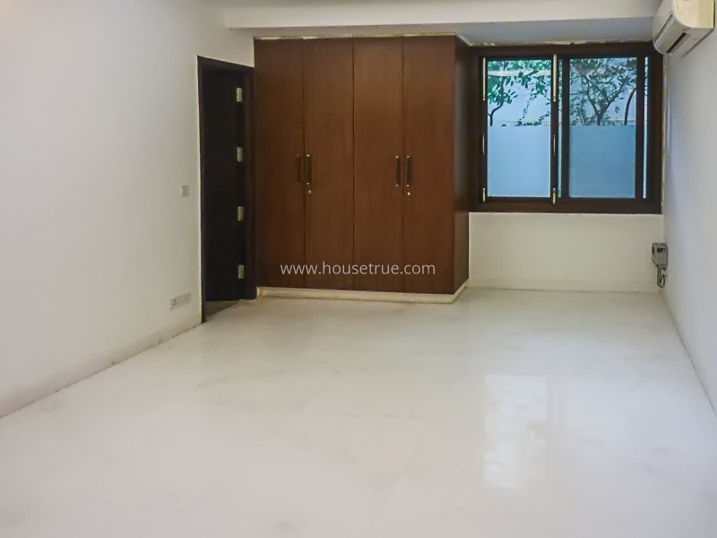 4 BHK Duplex For Rent in Prithviraj Road