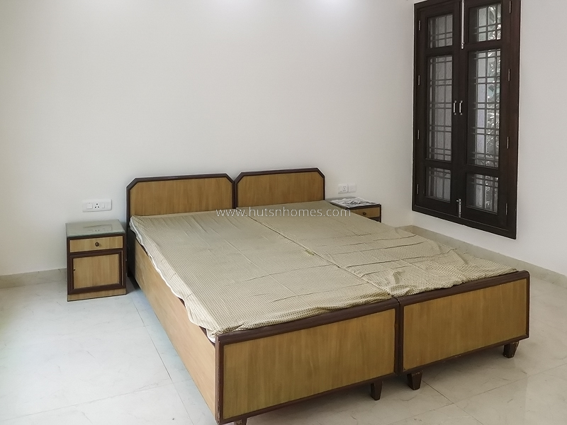 2 BHK Flat For Rent in Golf Links