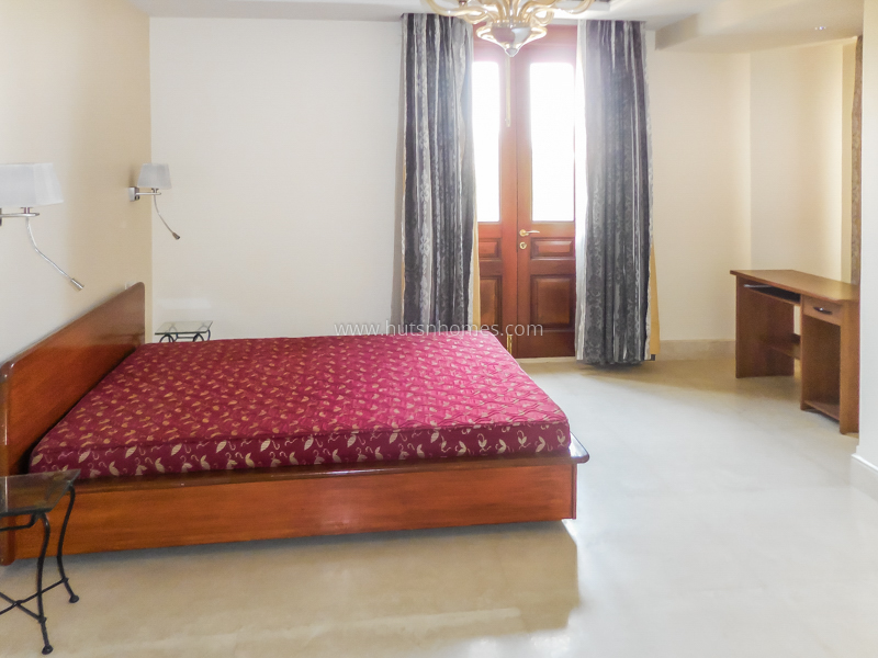 4 BHK Flat For Rent in Friends Colony East