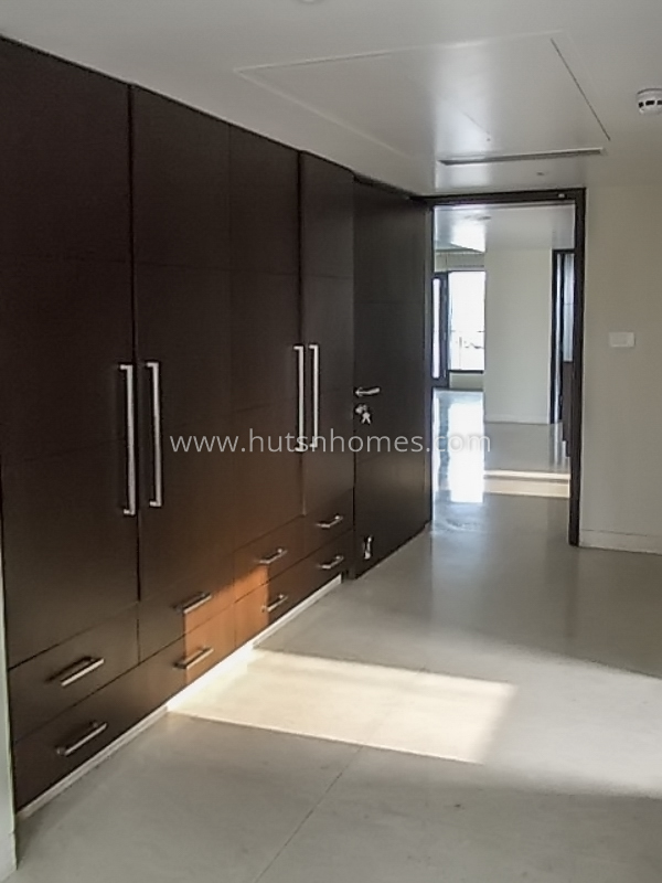 3 BHK Flat For Rent in Friends Colony West