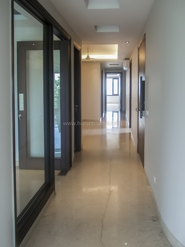 4 BHK Flat For Rent in Anand Lok