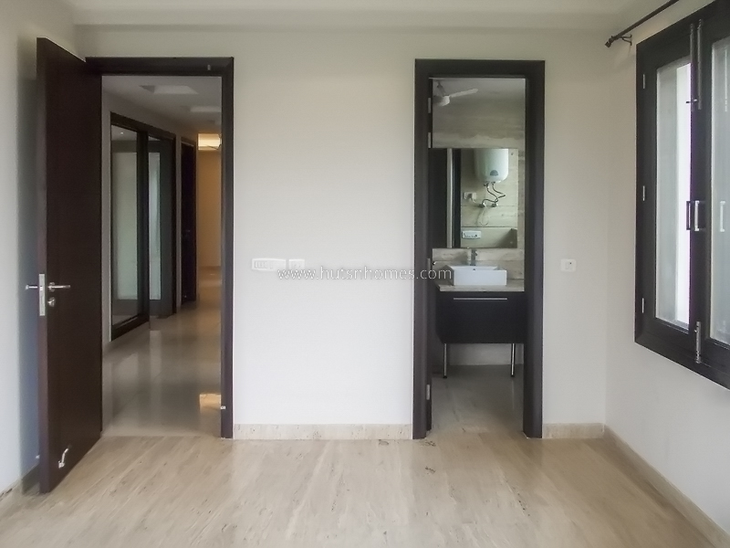 4 BHK Flat For Rent in Anand Lok