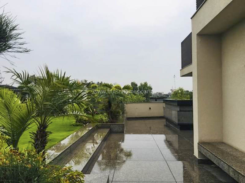 4 BHK Flat For Sale in Jor Bagh