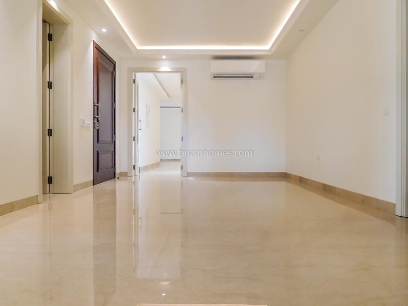 4 BHK Builder Floor For Rent in West End Colony