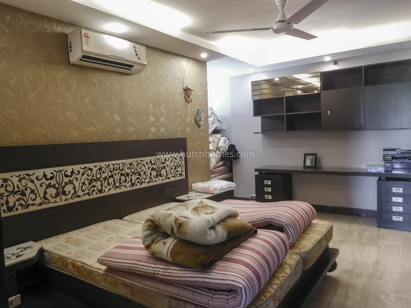 4 BHK Flat For Rent in Panchsheel Enclave