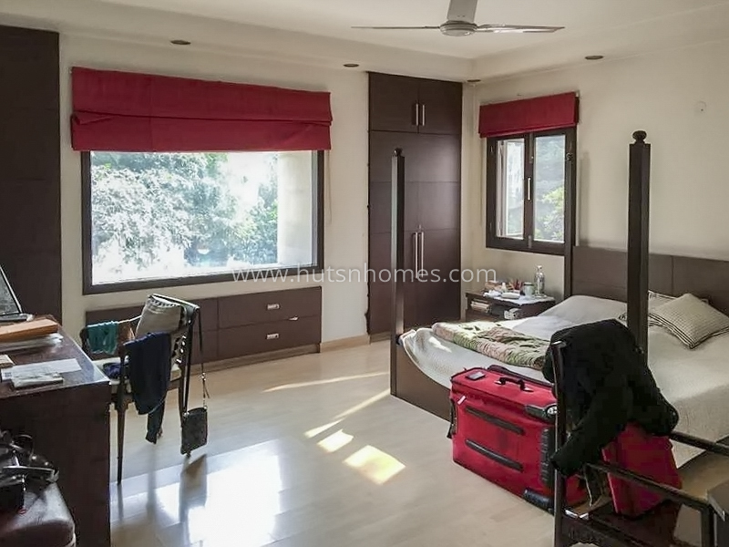 5 BHK Duplex For Rent in New Friends Colony
