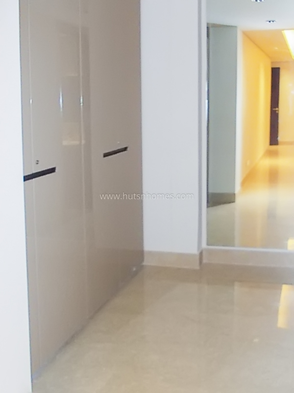 4 BHK Flat For Rent in West End Colony