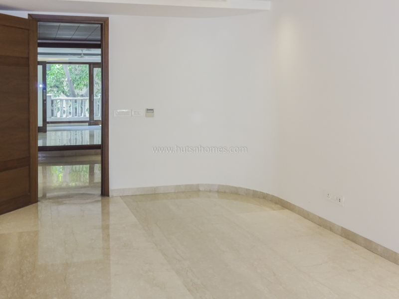 5 BHK Duplex For Sale in Maharani Bagh
